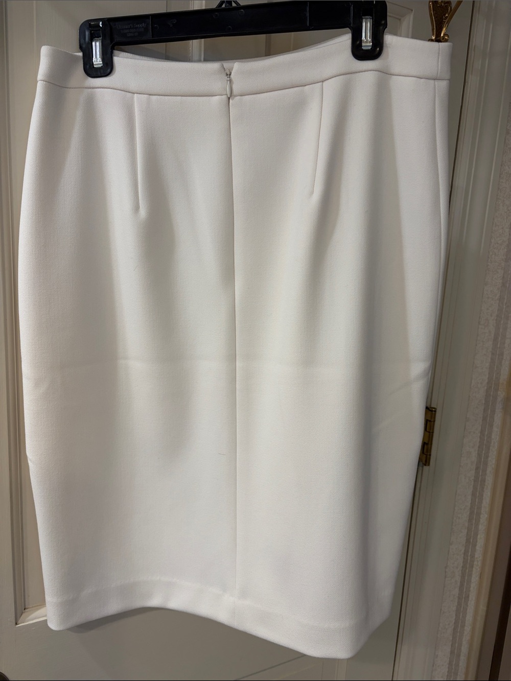 Ann Taylor White Pencil Skirt with Pearl Buttons - Picture 2 of 3